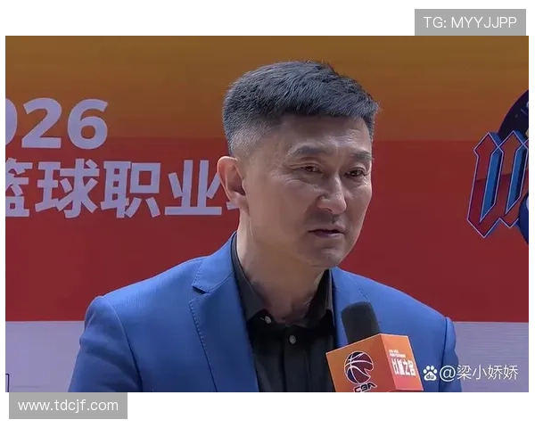 杜锋感慨赛季艰难感谢球员支持